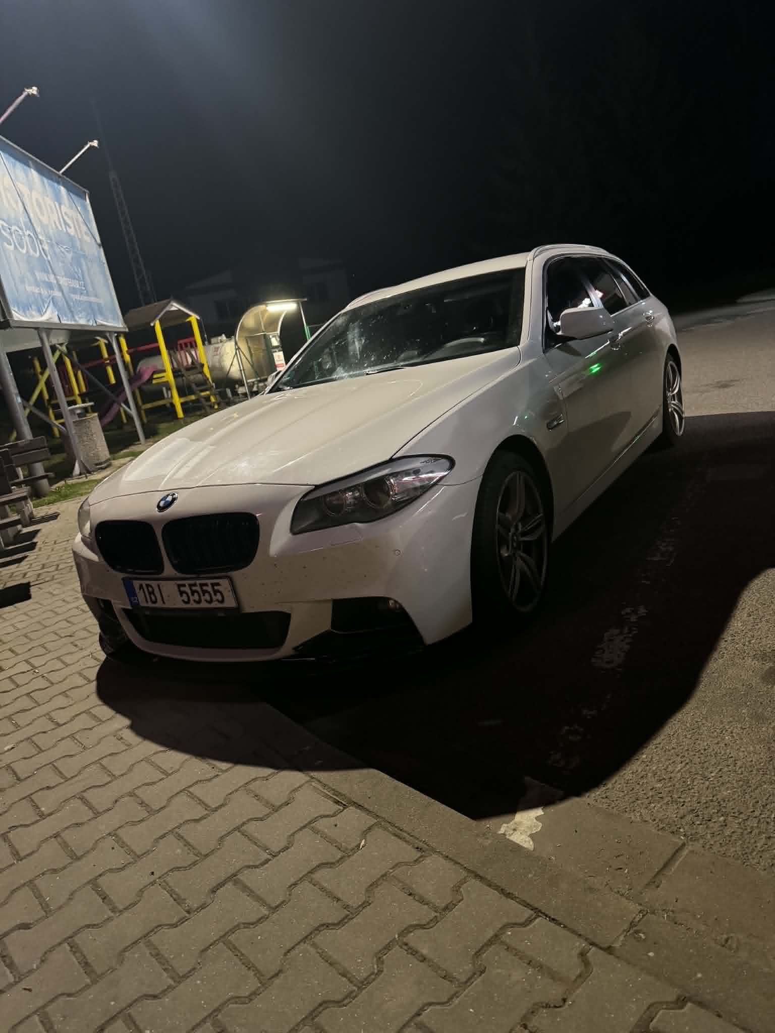 BMW F11